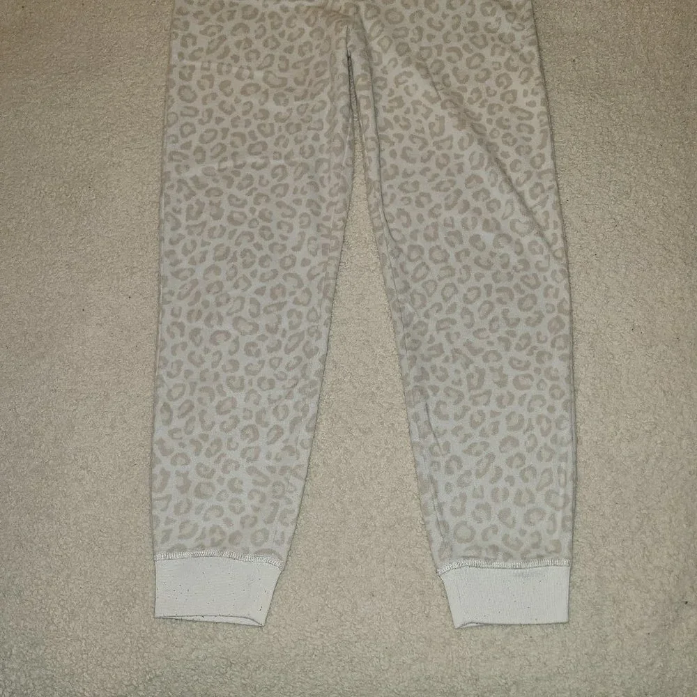 5/$30 Girls Old Navy Hooded Fleece Zip Up Pajamas